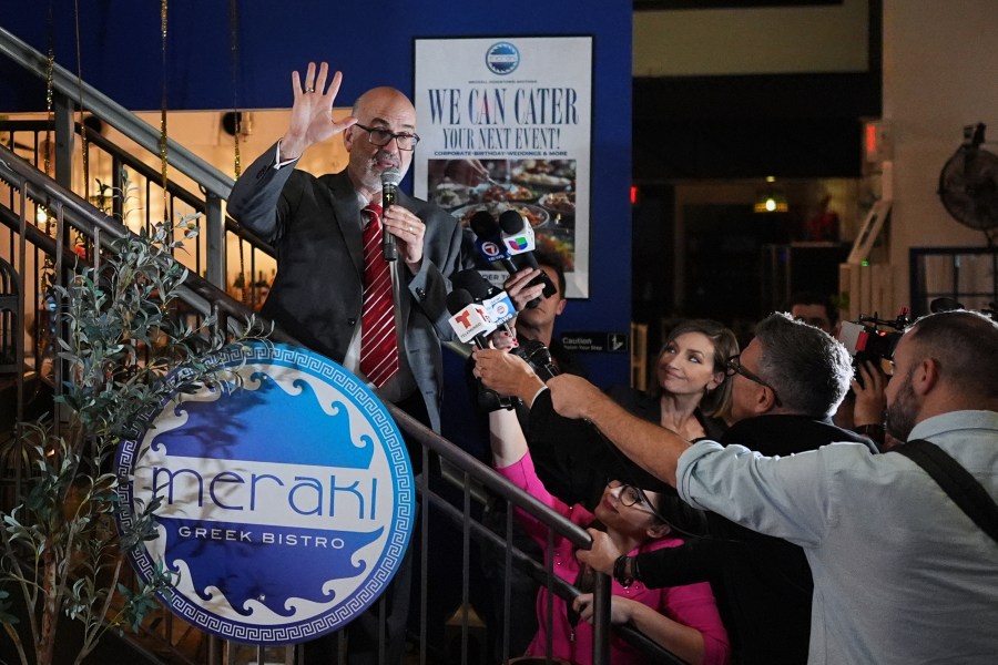 democrat-wins-miami-mayor’s-race-for-the-first-time-in-nearly-30-years