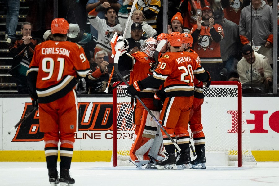 ducks-win-shootout-to-beat-penguins-4-3