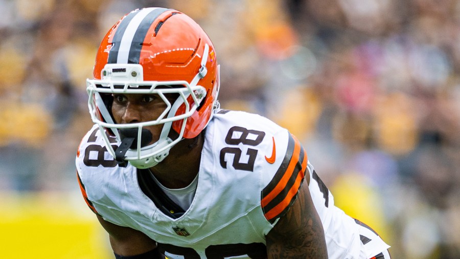 browns-sign-veteran-cornerback-to-the-active-roster