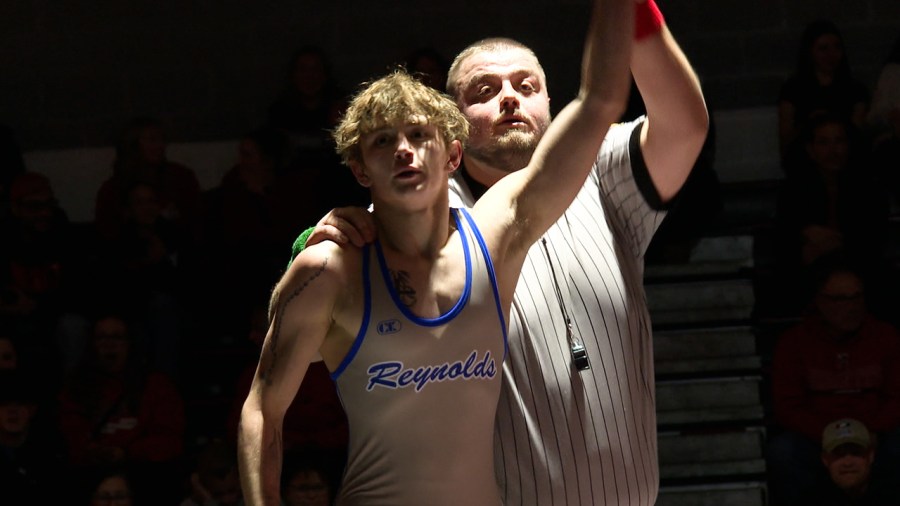 reynolds-wrestling-takes-down-hickory-in-dominant-dual