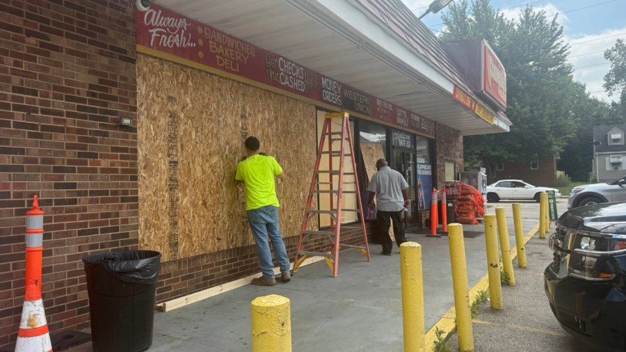 talks-continue-between-city,-convenient-food-mart