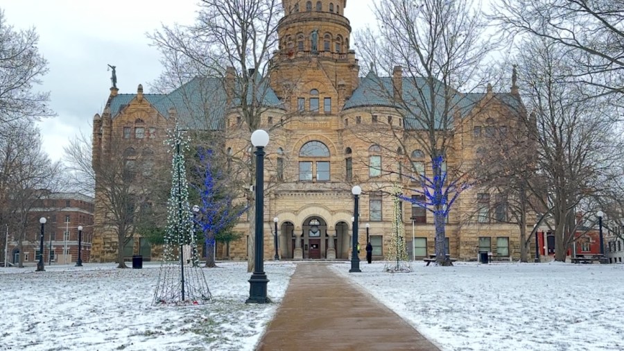 downtown-warren-gets-ready-for-return-of-hometown-holidays-event