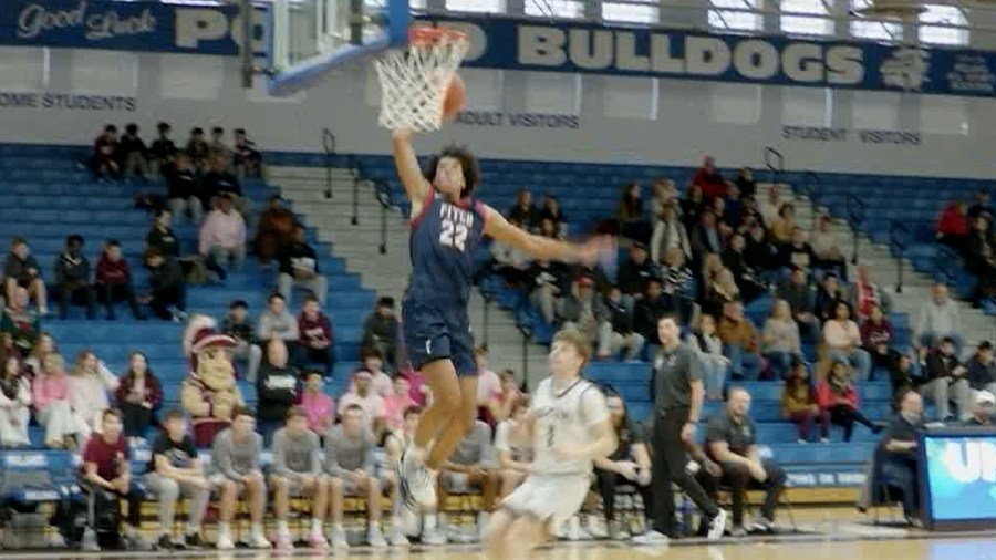 fitch-rolls-boardman-in-united-way-holiday-classic