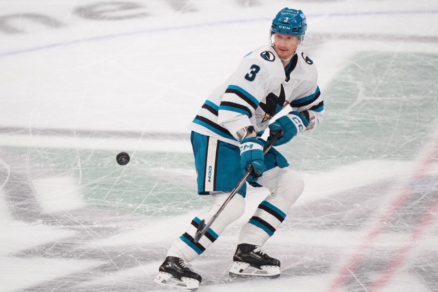 sharks-rally-from-four-goal-deficit-to-stun-penguins