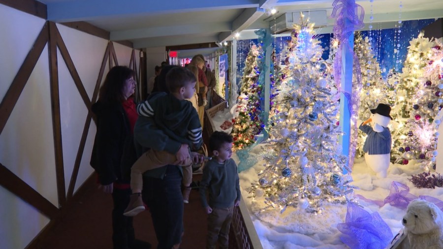 kraynak’s-‘christmasland’-busy-ahead-of-holiday