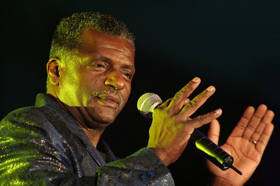 ‘she’s-a-bad-mama-jama’-singer-carl-carlton-has-died,-son-says