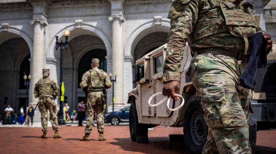 appeals-panel-pauses-order-blocking-trump’s-dc-national-guard-deployment