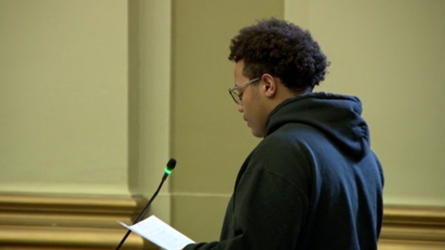 aus-students-express-concerns-with-traffic-light-removal-at-city-council-meeting