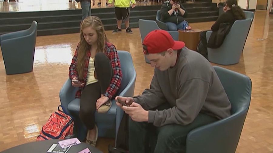 school-leaders-says-cell-phone-ban-will-be-good-with-parents’-help