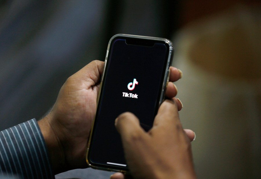 tiktok-signs-deal-to-sell-us-unit-to-american-investors