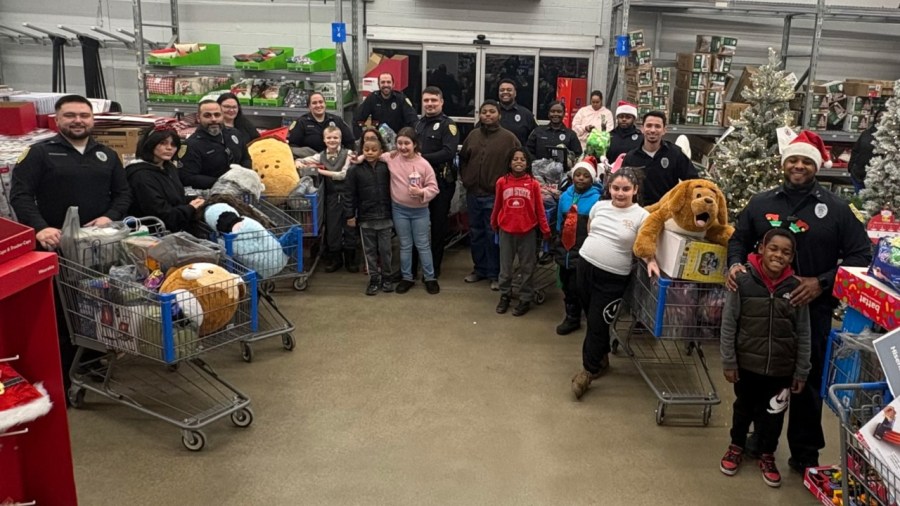 youngstown-police-department-holds-annual-shop-with-a-cop-in-austintown