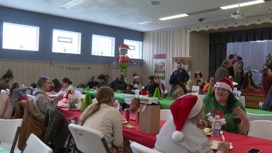 warren-family-mission-to-host-christmas-dinner