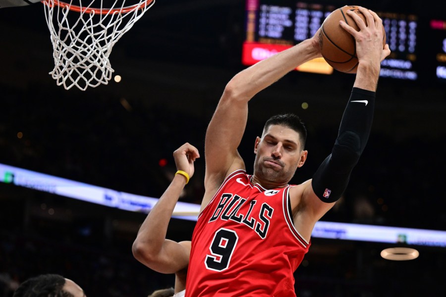 buzelis-and-vucevic-lead-bulls-over-short-handed-cavaliers