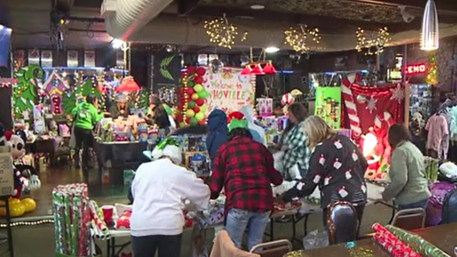 wings-over-the-valley-holds-its-second-toy-giveaway-at-east-side-civics