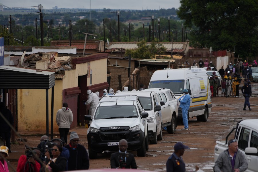 9-killed,-10-wounded-in-south-african-pub-shooting