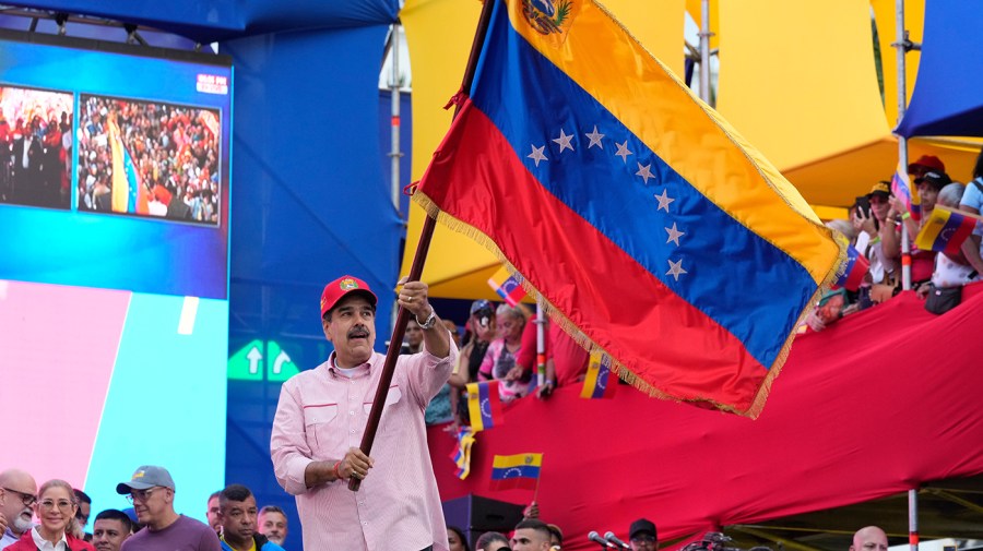 trump’s-push-to-make-maduro-‘cry-uncle’-ramps-up,-but-endgame-murky