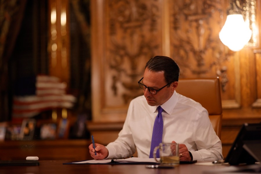 shapiro-signs-6-bills-into-law