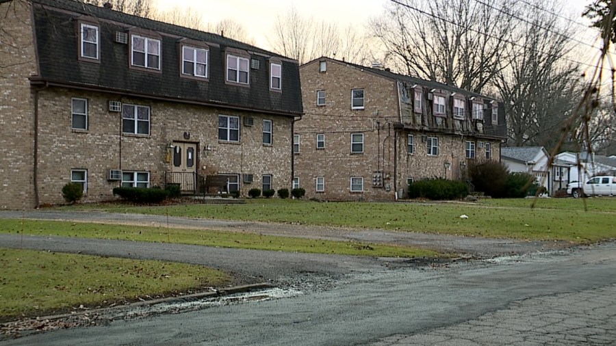 dilapidated-oles-ave-apartment-may-finally-come-down