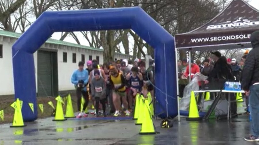 runners-join-for-the-annual-new-year’s-resolution-5k