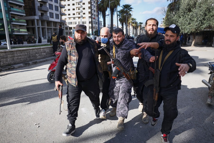 4-dead,-dozens-injured-in-syria-during-clashes-between-alawites-and-counterdemonstrators