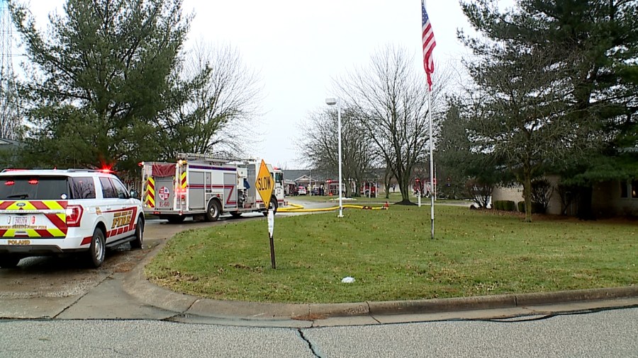 multiple-fire-crews-respond-to-fire-at-apartment-complex-in-new-middletown