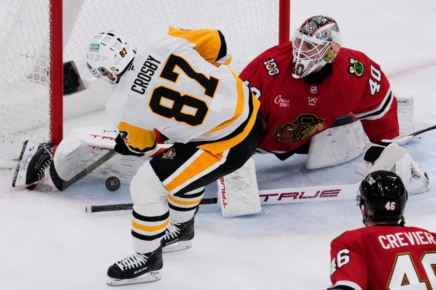 brazeau-has-hat-trick-as-penguins-rout-blackhawks