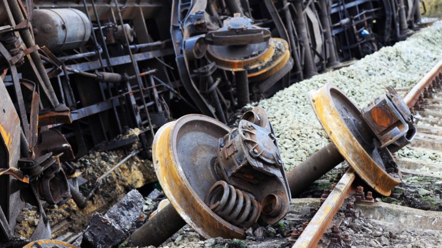 interoceanic-train-derails-in-southern-mexico,-killing-at-least-13-and-injuring-dozens