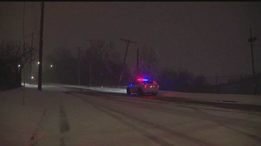 high-winds-bring-down-pole,-power-lines-in-youngstown