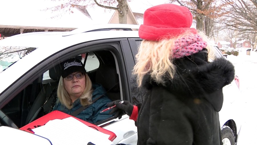 campbell-councilwoman-collecting-signatures-against-proposed-gas-rate-hike