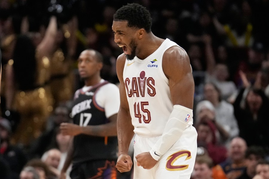 donovan-mitchell-scores-34-to-propel-cavs-over-suns