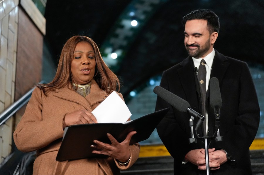 zohran-mamdani-sworn-in-as-new-york-city-mayor-at-historic-subway-station