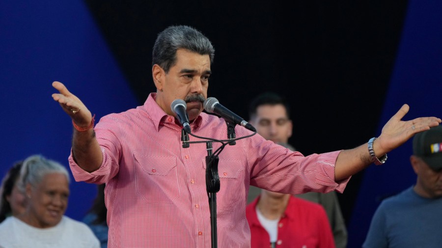 trump-posts-photo-of-maduro-on-us-ship-to-new-york