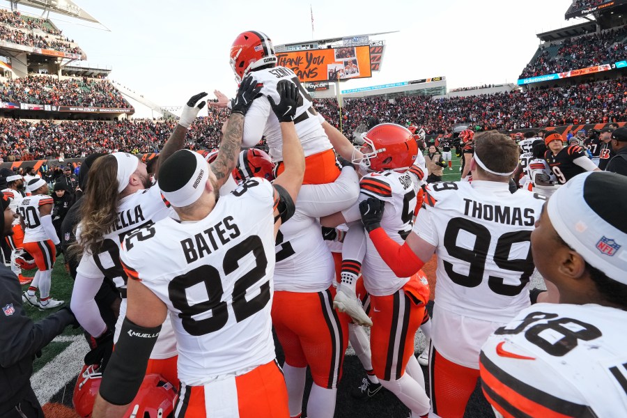 garrett-sets-sack-record-as-szmyt-hits-game-winning-fg