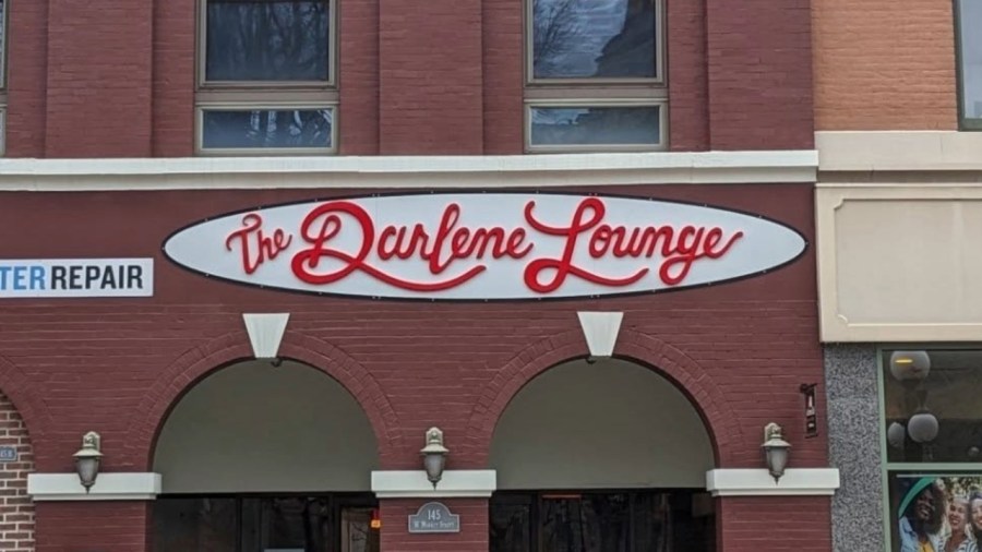 darlene-lounge-to-host-moving-party