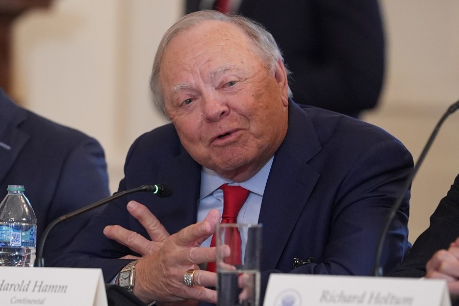 trump-promises-oil-executives-‘total-safety’-if-they-invest-in-venezuela-after-maduro-ouster