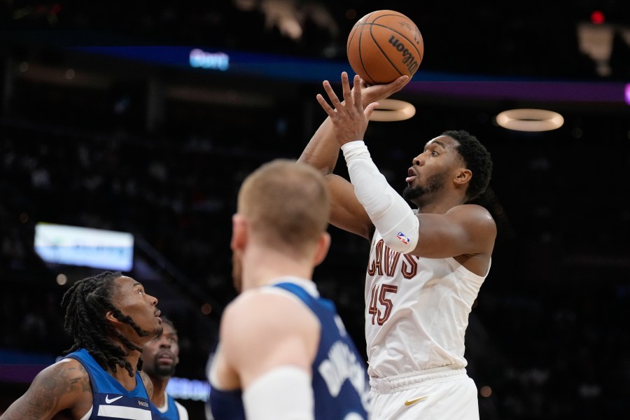 mitchell-drops-28-as-cavaliers-beat-timberwolves