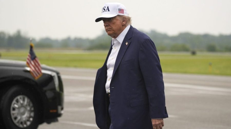 trump-motorcade-rerouted-due-to-‘suspicious-object’-in-florida