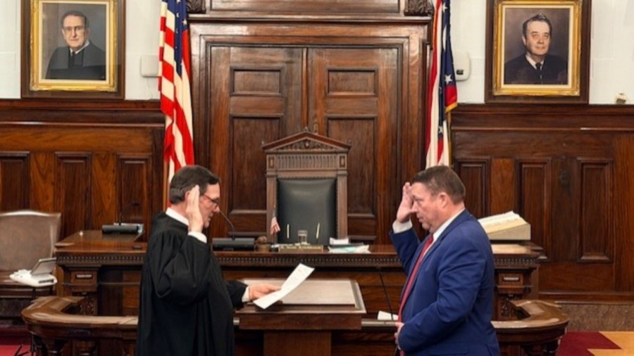 local-attorney-sworn-in-as-mahoning-county-magistrate
