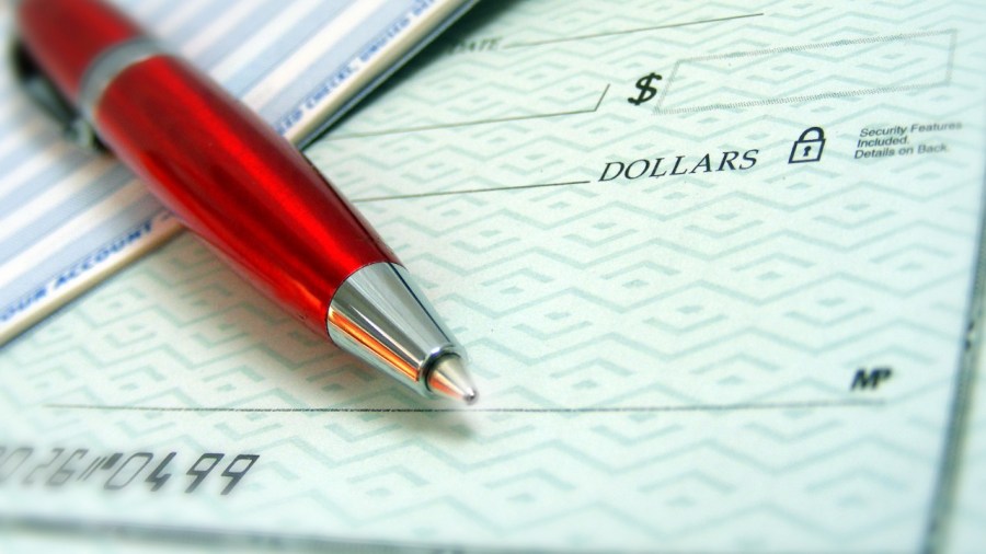 mahoning-county-prosecutor-holding-anti-fraud-pen-giveaway