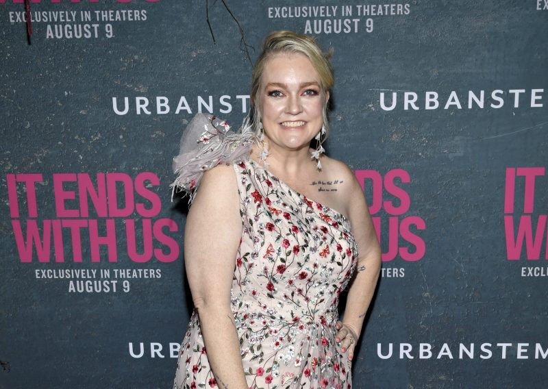 colleen-hoover,-author-of-‘it-ends-with-us’-and-more,-reveals-cancer-diagnosis