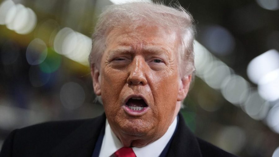 trump-appears-to-flip-off-ford-worker-calling-him-a-‘pedophile-protector’