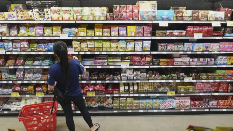 almost-2-in-3-say-trump-hasn’t-done-enough-to-lower-prices-of-everyday-goods:-survey