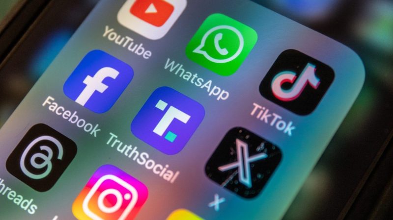 why-are-people-posting-photos-from-2016?