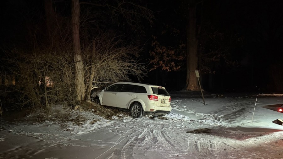 car-crashes-into-tree-after-police-chase-in-howland