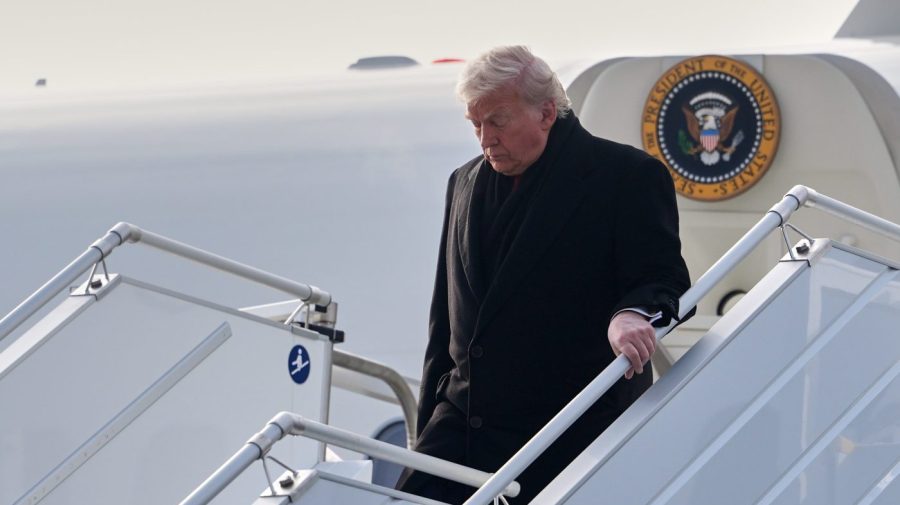 trump-arrives-in-switzerland-after-air-force-one-electrical-issue
