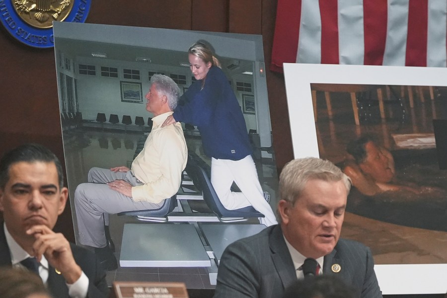 republicans-and-some-democrats-back-contempt-for-the-clintons-in-house-epstein-probe