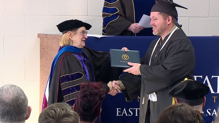 elkton-prison-graduates-18-with-kent-state-degrees