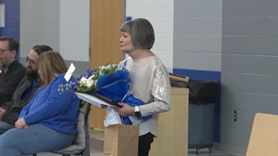 lakeview-library-aide-receives-ohio’s-recognizing-inspirational-school-employees-award