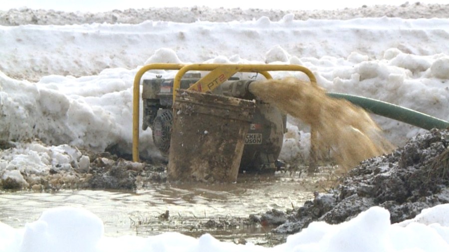 crews-work-to-fix-water-main-break-in-girard