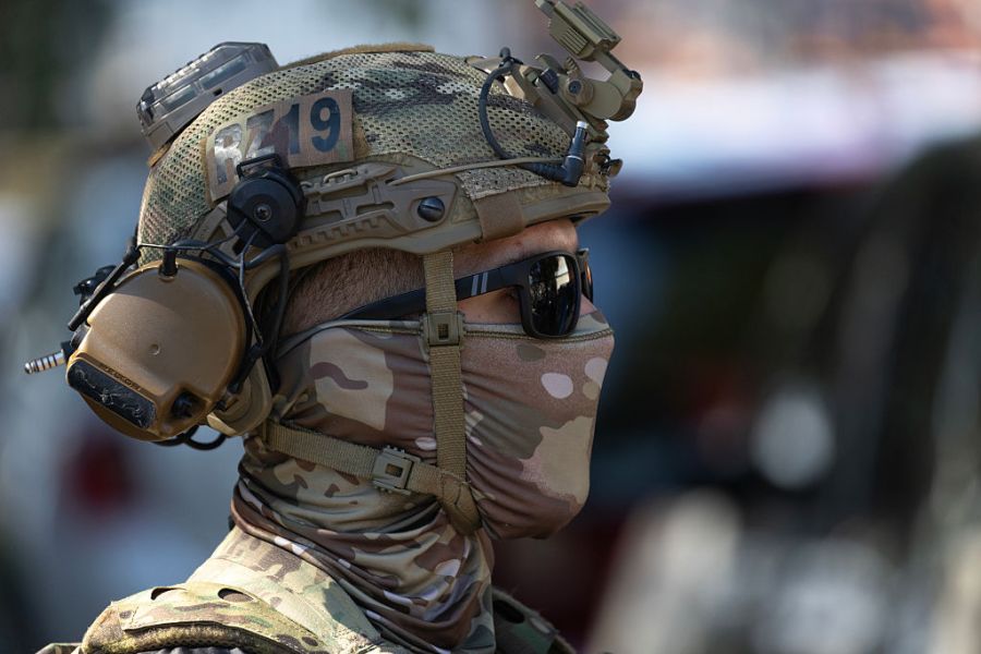 why-do-ice-officers-wear-masks-–-and-is-it-legal?